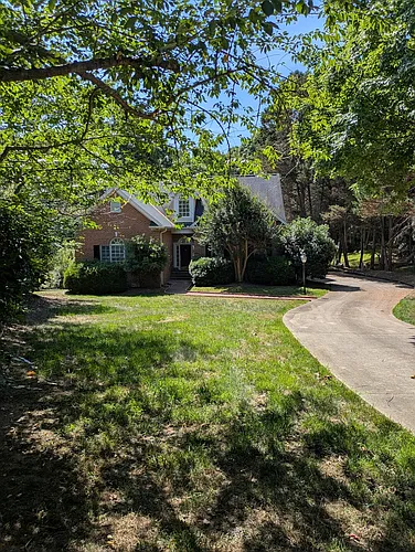 1220 E Pointe Dr Photo 1