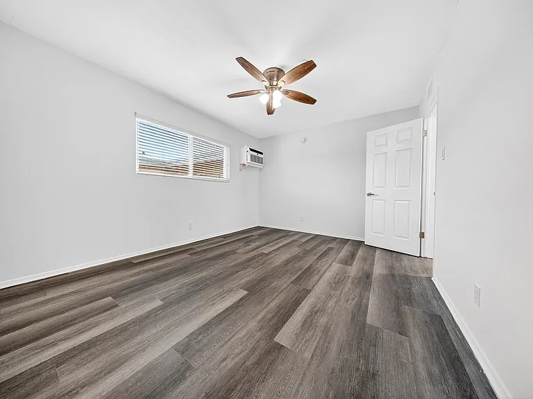 2010 S. Garth Ave. — Photo 26