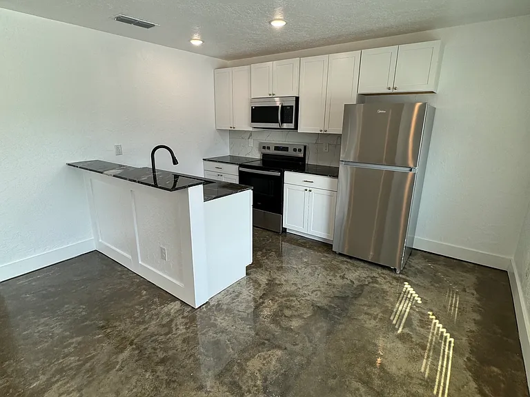 3411 S Garrett St #B — Photo 2
