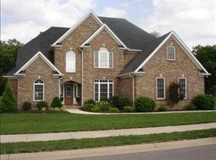 832 Hardwoods Dr, Bowling Green, KY 42104