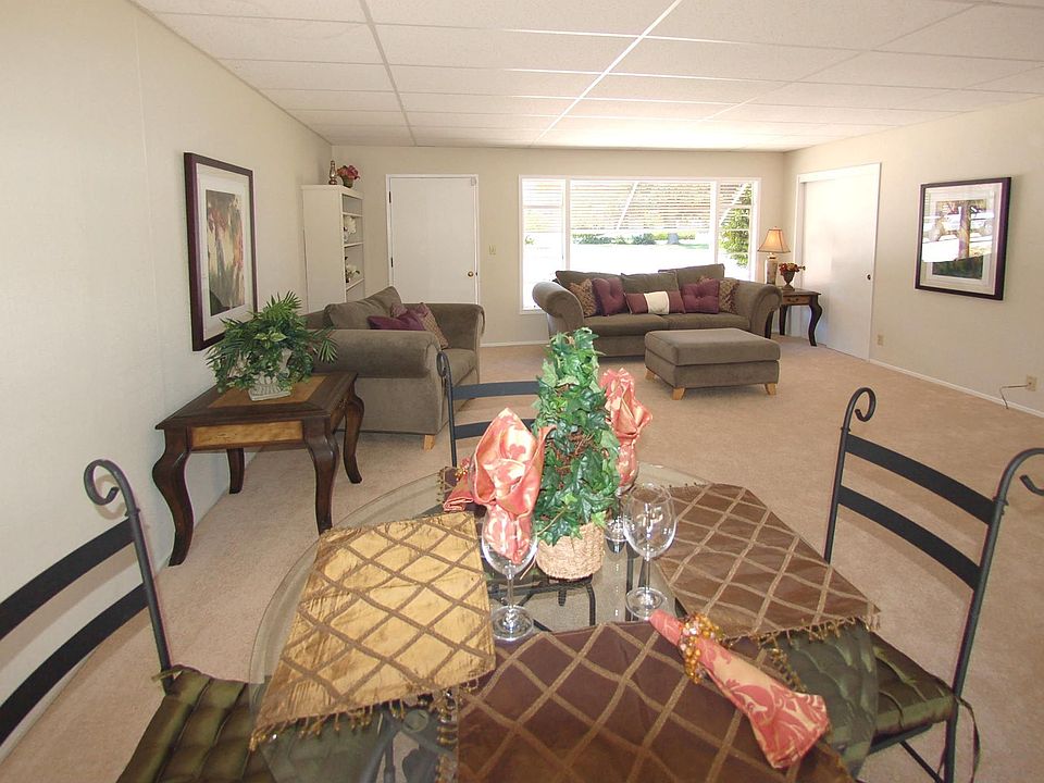 Family Room/4th Bedroom