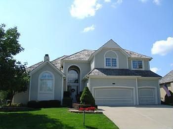 1st image of 705 NE Ashmont Pl