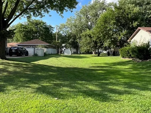 2741 41st St, Highland, IN 46322