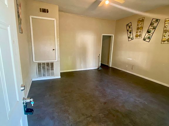 2nd image of 125 W Davis St #127