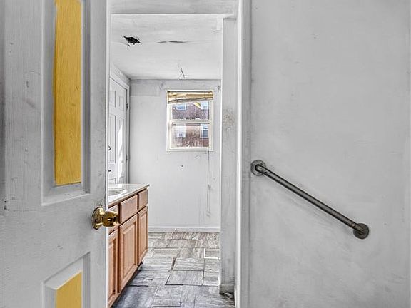 23rd image of 2101 E Obear Ave