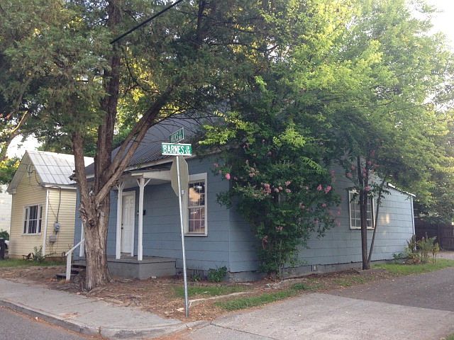 2nd image of 1813 Hicks St