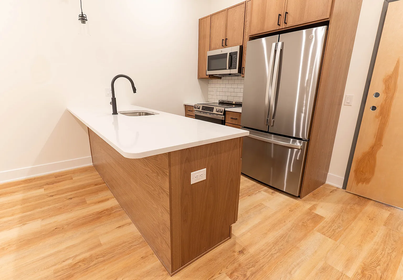 3 bed, $3,150 — Photo 2