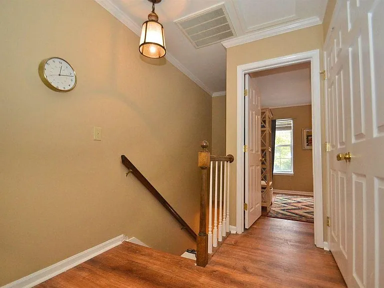 111 Mulberry Ln — Photo 9