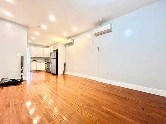 4th image of 82 Marion St APT 1L