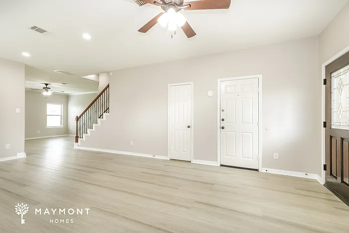 4 bed, 2.5 bath, 2744 sqft, $2,595 — Photo 4