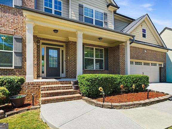2nd image of 522 Woodburn Ln