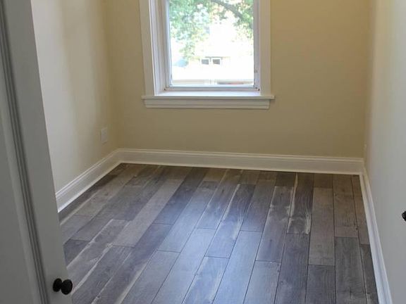 5th image of 3316 W Hutchinson St APT 3