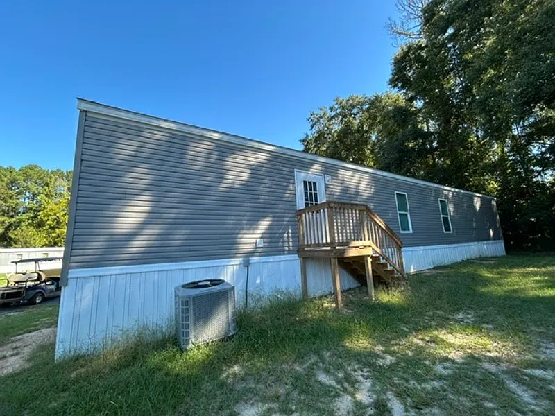 3 bed, 2.0 bath, $895 — Photo 3