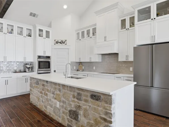 133 Greg Ln, Jarrell, TX 76537