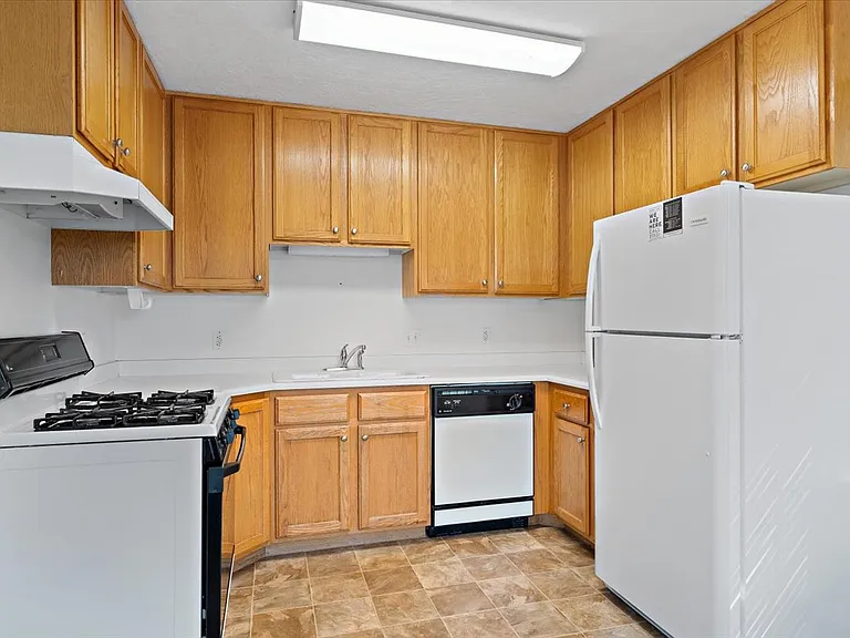 259 N 300 W #33 — Photo 11