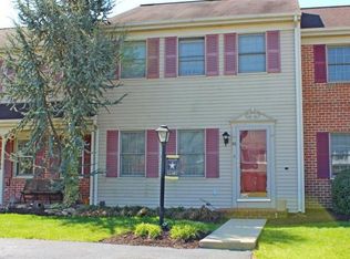 83 Robin Hill Dr, Lititz, PA 17543