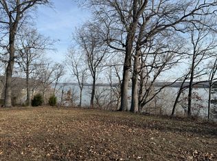 602 S Raum Park Dr, Golconda, IL 62938