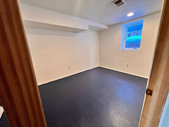 5th image of 1160 Farrington St