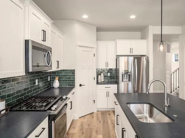 4246 SE McKenzie Ave — Photo 5