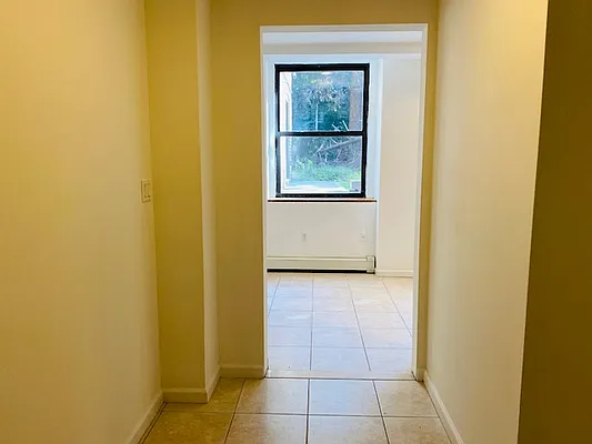 Rented by Bank Neary | media 23