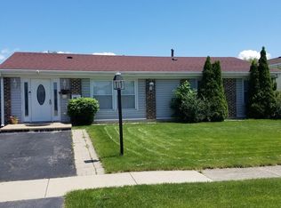 8071 S Applewood Ct, Hanover Park, IL