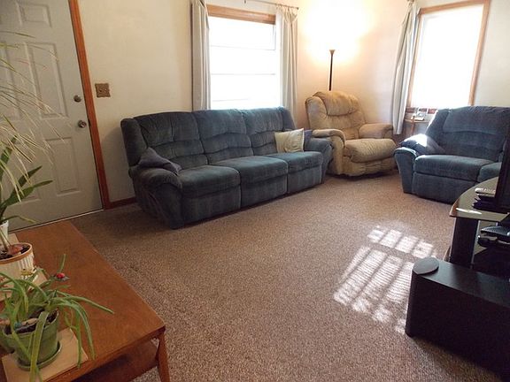 2nd image of 300 Renrose Ave