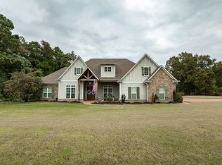 668 Vinson Rd, Hernando, MS 38632