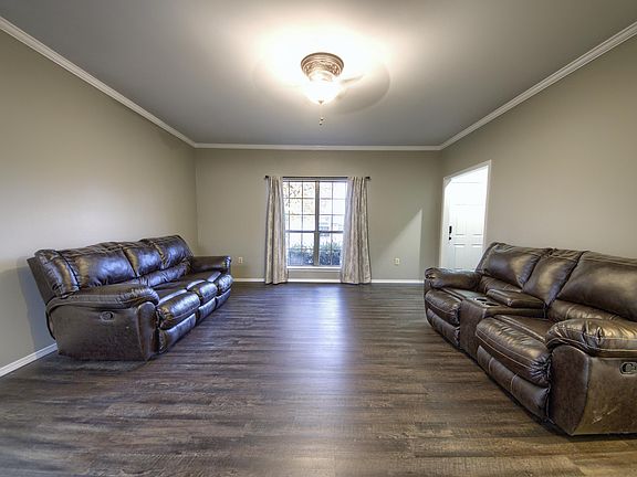 4th image of 2120 S Sidney Ave