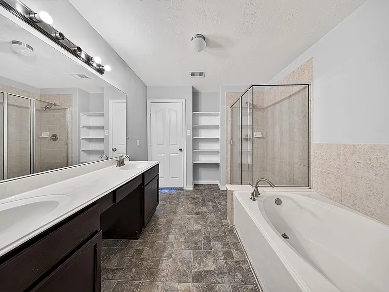 11515 Champions Green Dr — Photo 14