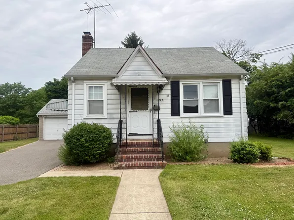 1777 Stone Ave, East Meadow, NY 11554