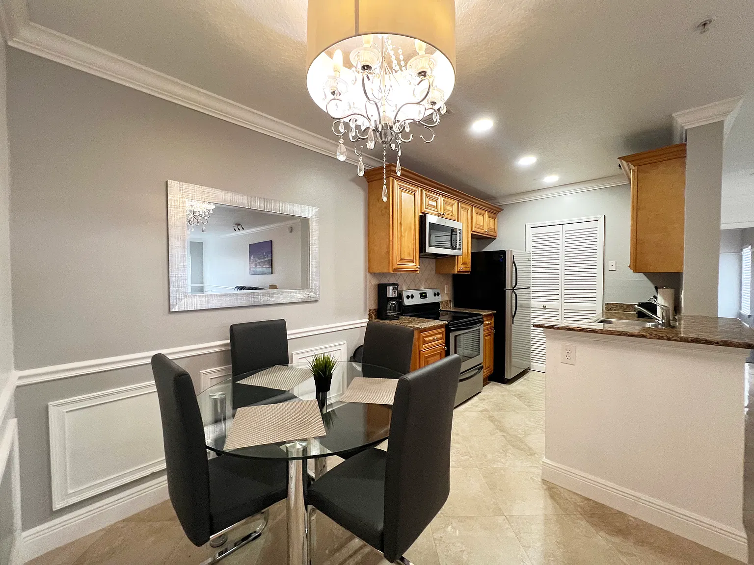 3 bed, 1200 sqft, $3,300 — Photo 3