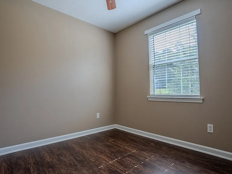 1433 Dustin Dr — Photo 14