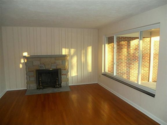 5th image of 4076 Sunbeam Ave