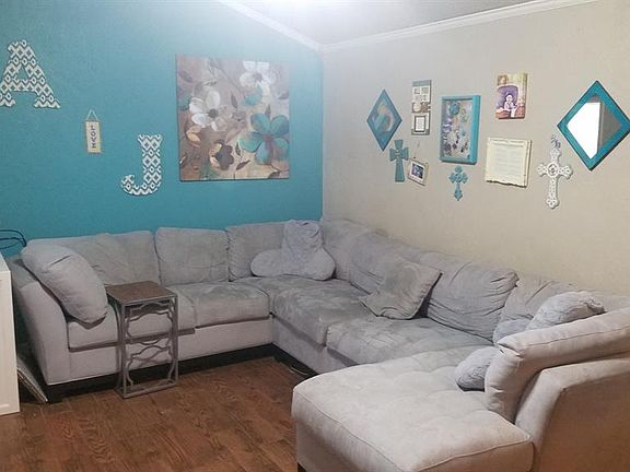 4th image of 504 Durham Dr