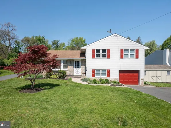 233 Poplar St, Spring City, PA 19475