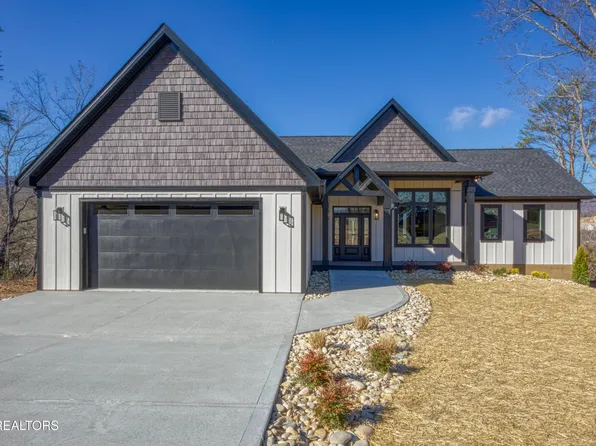 300 Bluff Trce, Jacksboro, TN 37757