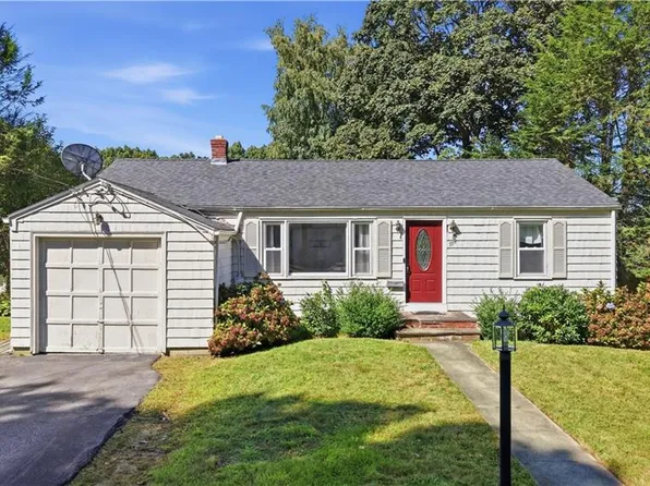 11 Rock Hill Dr, Cranston, RI 02920