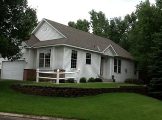 498 Meadowood Ln, Burnsville, MN 55337