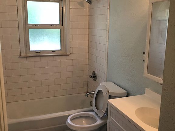 3rd image of 11704 E 74th Ter
