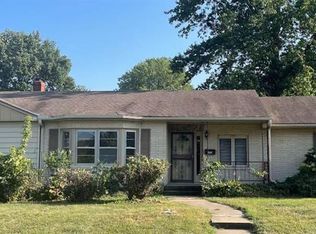 212 E Chestnut St, Odessa, MO 64076