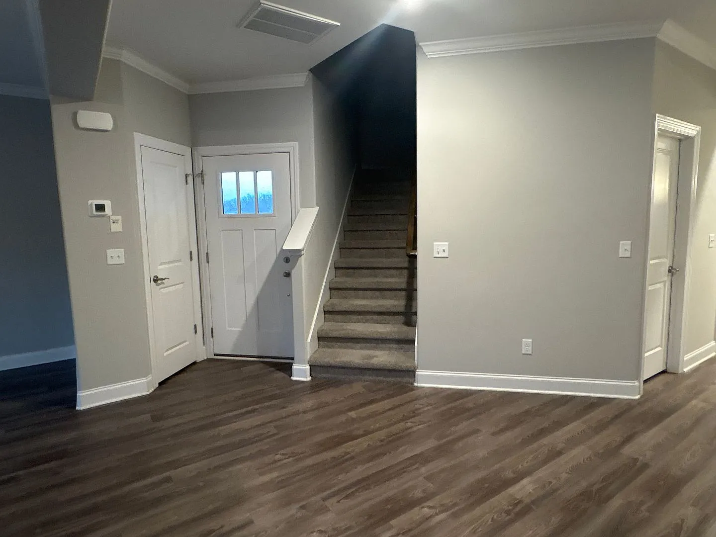 Move In Special!.Beautiful Townhome In The Center Of Manchester! — Photo 4