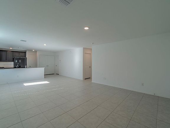 Large living room image2