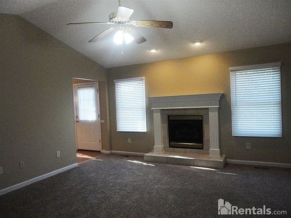 4th image of 7521 Martha Ct