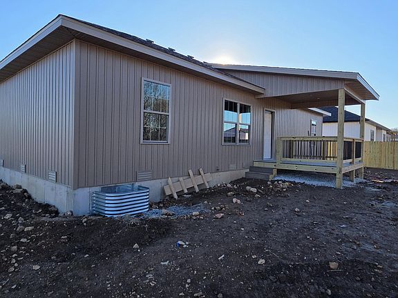 2nd image of 127 E Teakwood Avenue