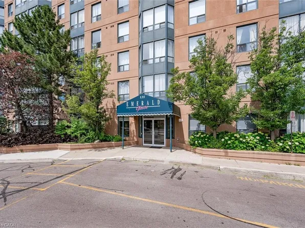 135 Hillcrest Ave #507, Mississauga, ON L5B 4B1