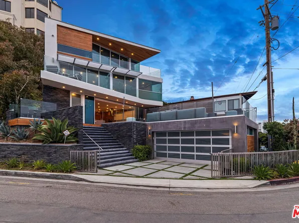 17405 Castellammare Dr, Los Angeles, CA 90272