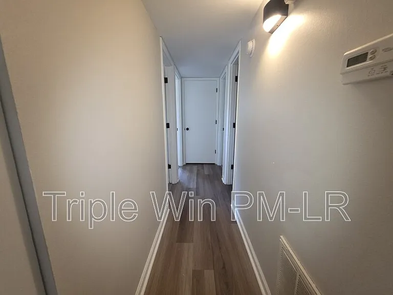 1516 Gregory St — Photo 16