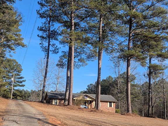 3rd image of 300 Ware Rd