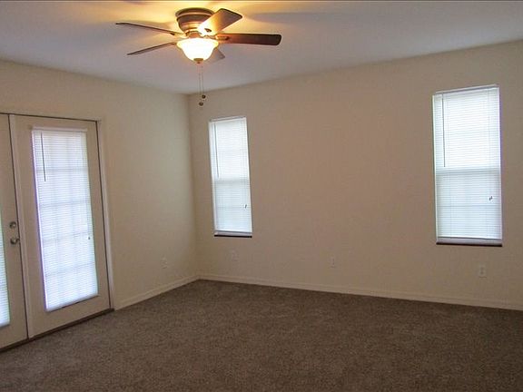 4th image of 1294 SW Newark Dr