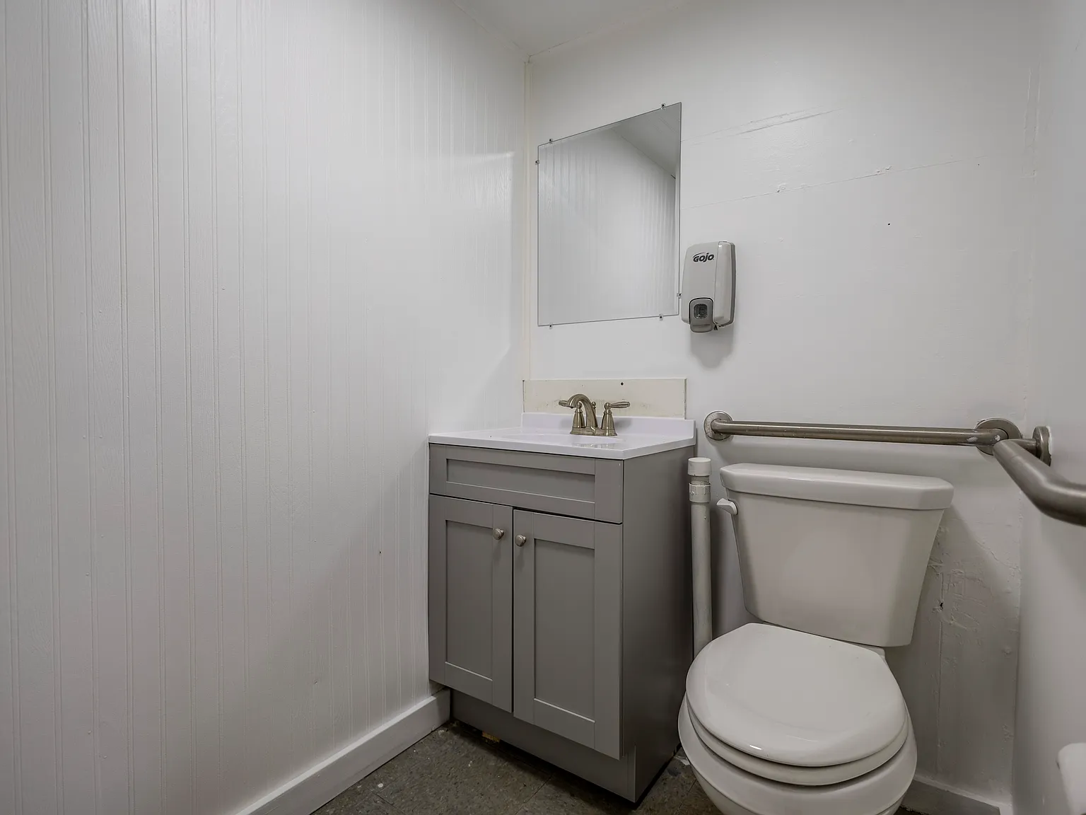 Studio, 2000 sqft, $795 — Photo 3